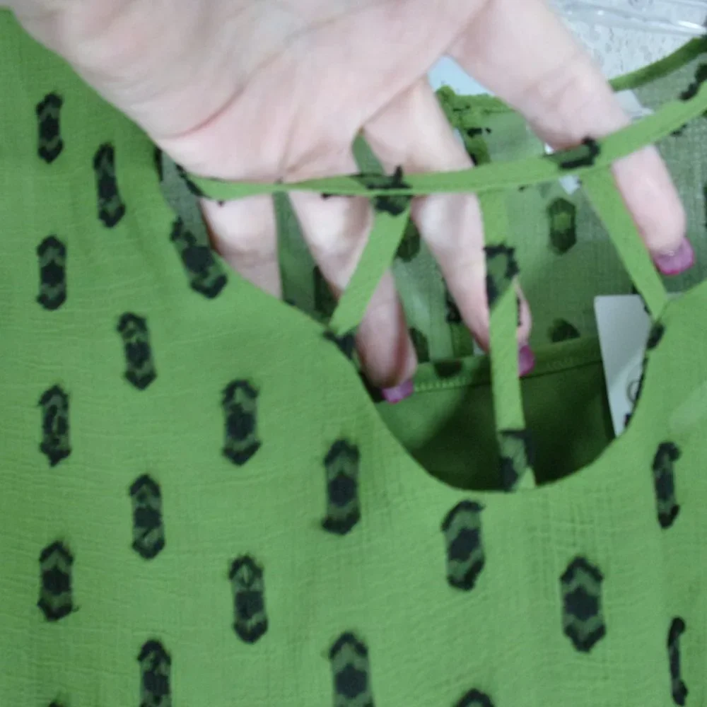 Green & Black 2 piece Blouse and Tank Set Size L  NWT - Picture 2 of 5